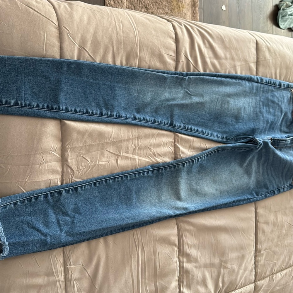 Abercrombie and Fitch auto high-rise, super skinny size 4 regular jeans